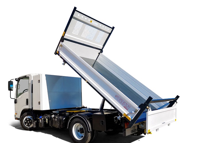 Benne acier SL 3200 x 1950 et coffre TITAN // M21 F