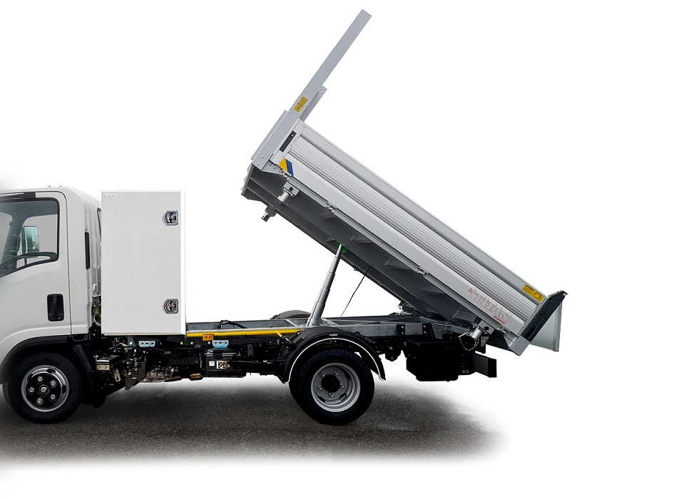 Tribenne acier 3400 x 1950 et coffre TITAN // M27 H